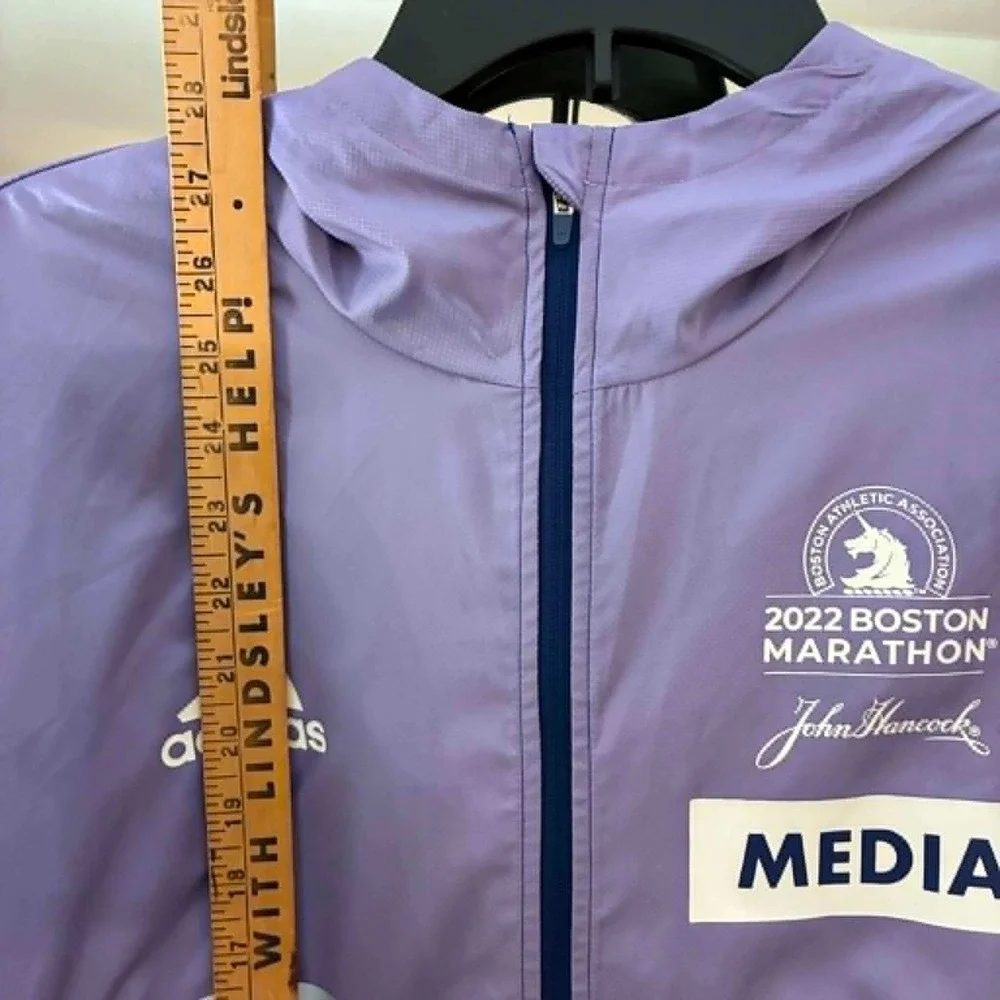 Adidas 2022 Boston Marathon Media Jacket Mens M Purple Blue Running